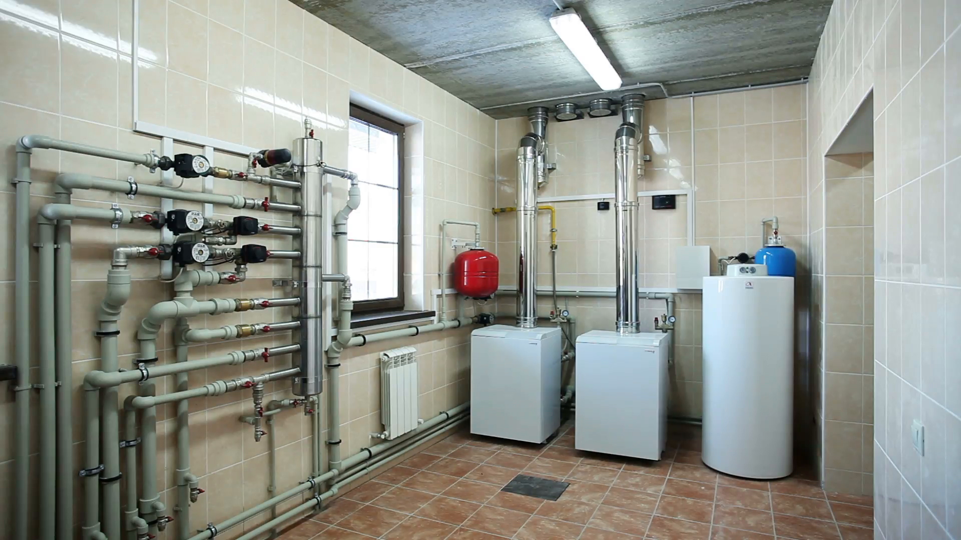 окно в газовой котельной